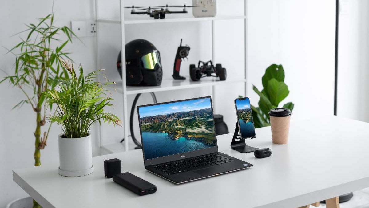 Top 6 Must-Have Gadgets For Professionals