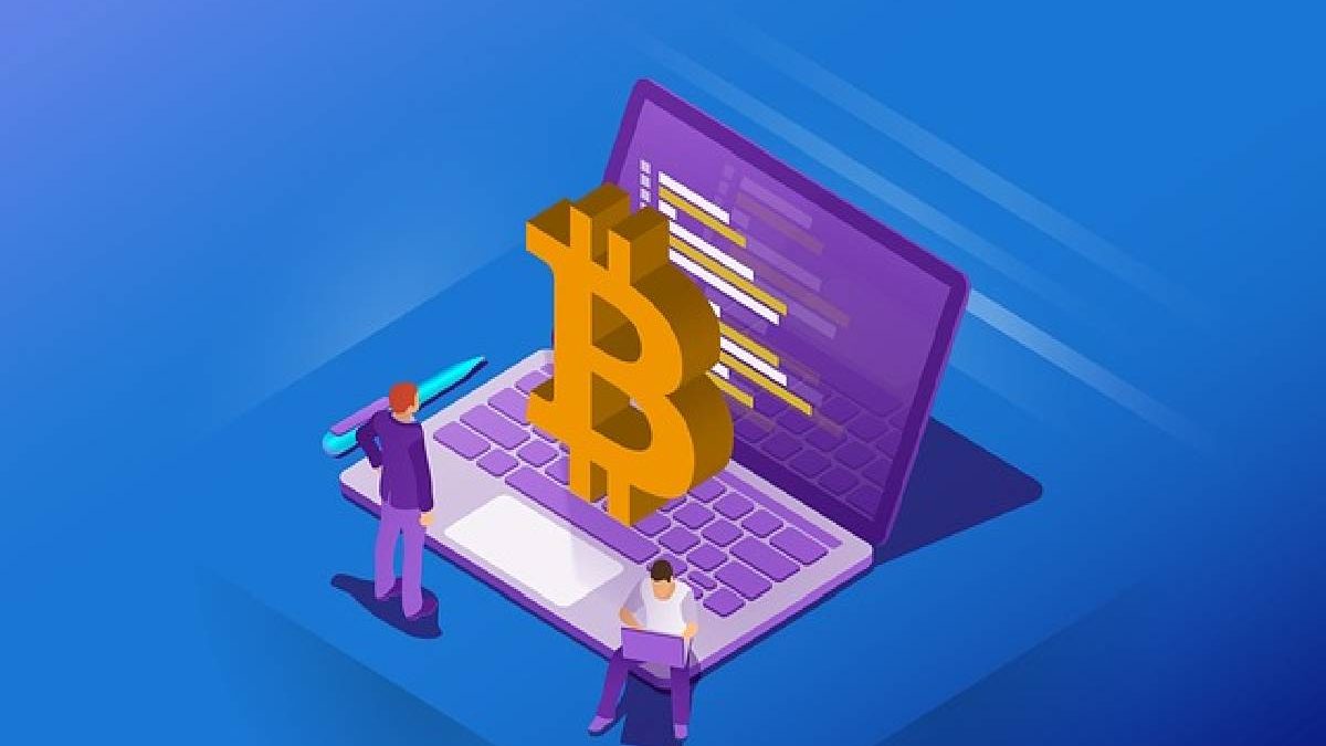 A Hike of 204% in 2020 – Should You Invest Your Money In Bitcoin?