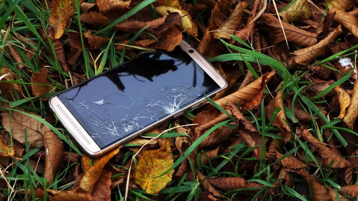 Why You Should Get Mobile Phone Insurance