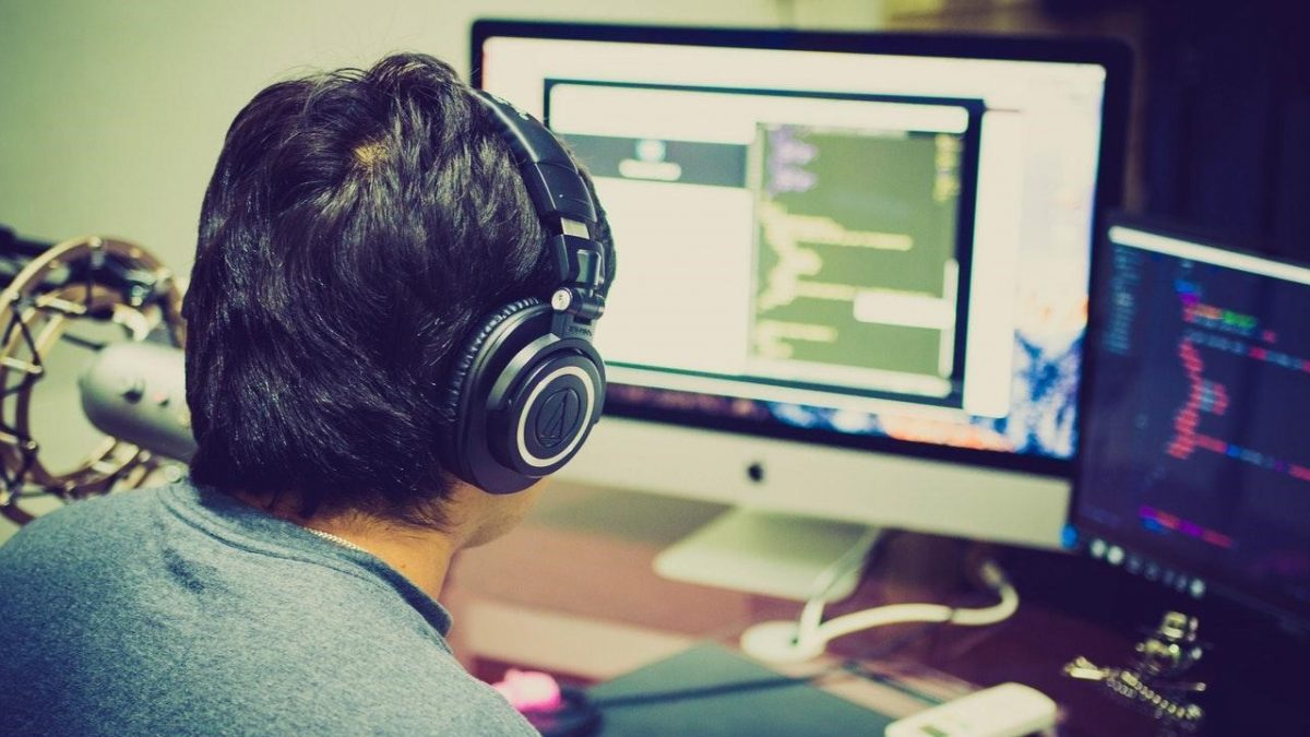 Tips to Stay Focused when Self-learning Programming and Coding.