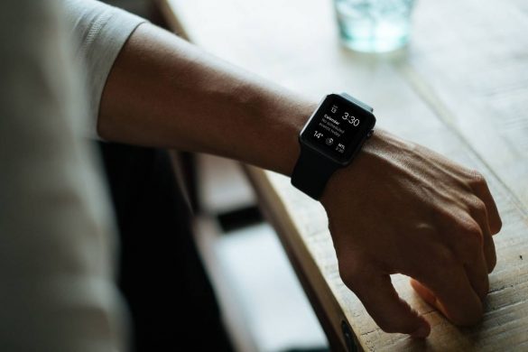 Top Reasons To Ditch Your Old Watch And Opt For The Advanced Smart Watch