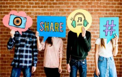 Web scraping social media giants: Facebook, Twitter and Reddit