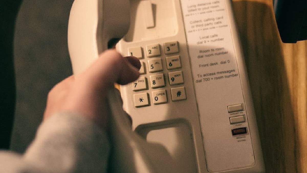 Do People Still Use Landline Connections?