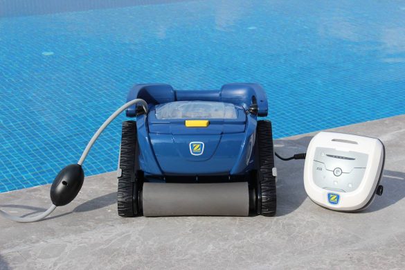 6 Reasons Why You Should Use a Robotic Pool Cleaner