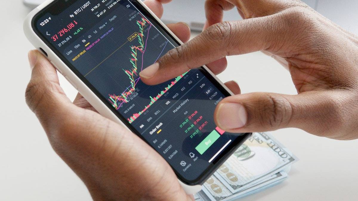 Beginners Should know about Trading and Investments