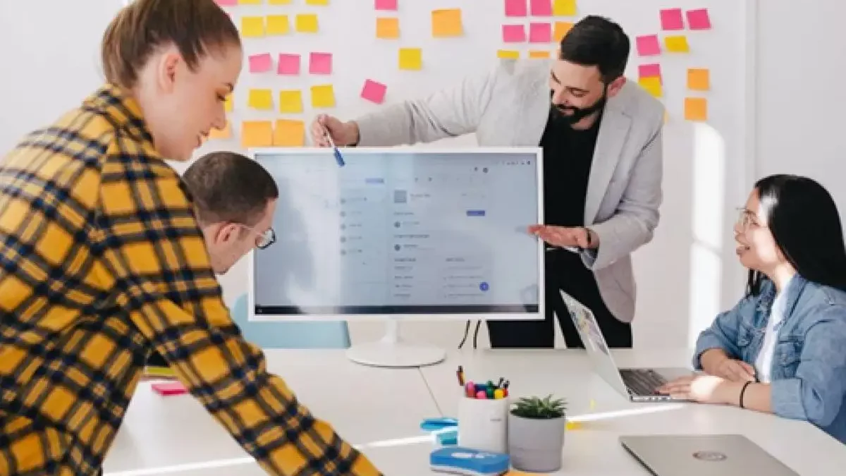 6 Best Entry-Level IT Jobs: And What They Do [2025]