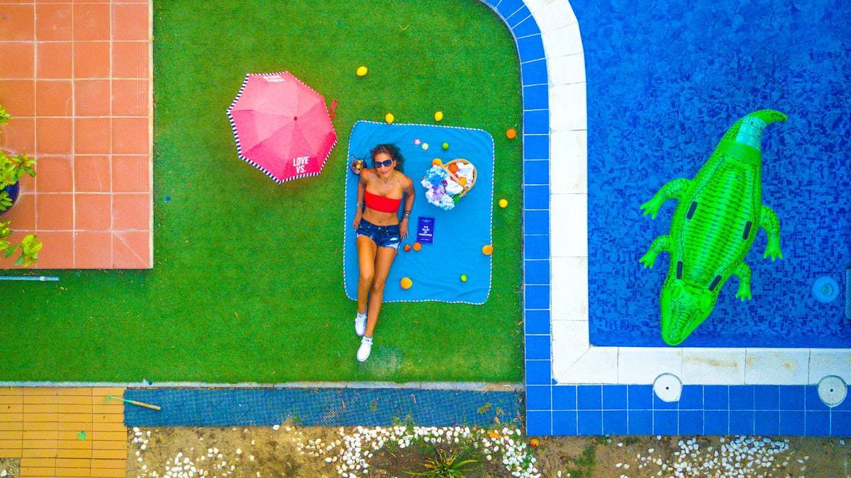 How an Automatic Pool Cover Will Help You Save Money