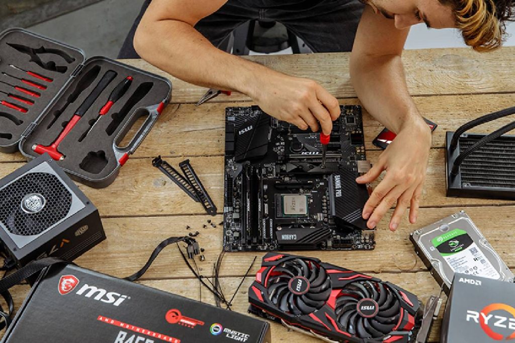 What are the Benefits of Building a Custom PC using PC Builder Tools?
