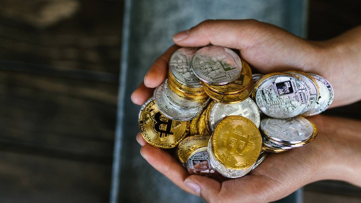 Is Cryptocurrency a Good Investment in 2023? Expert Opinions