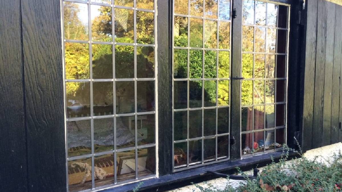 Maintaining and Repairing Wooden Window Frames: A Comprehensive Guide