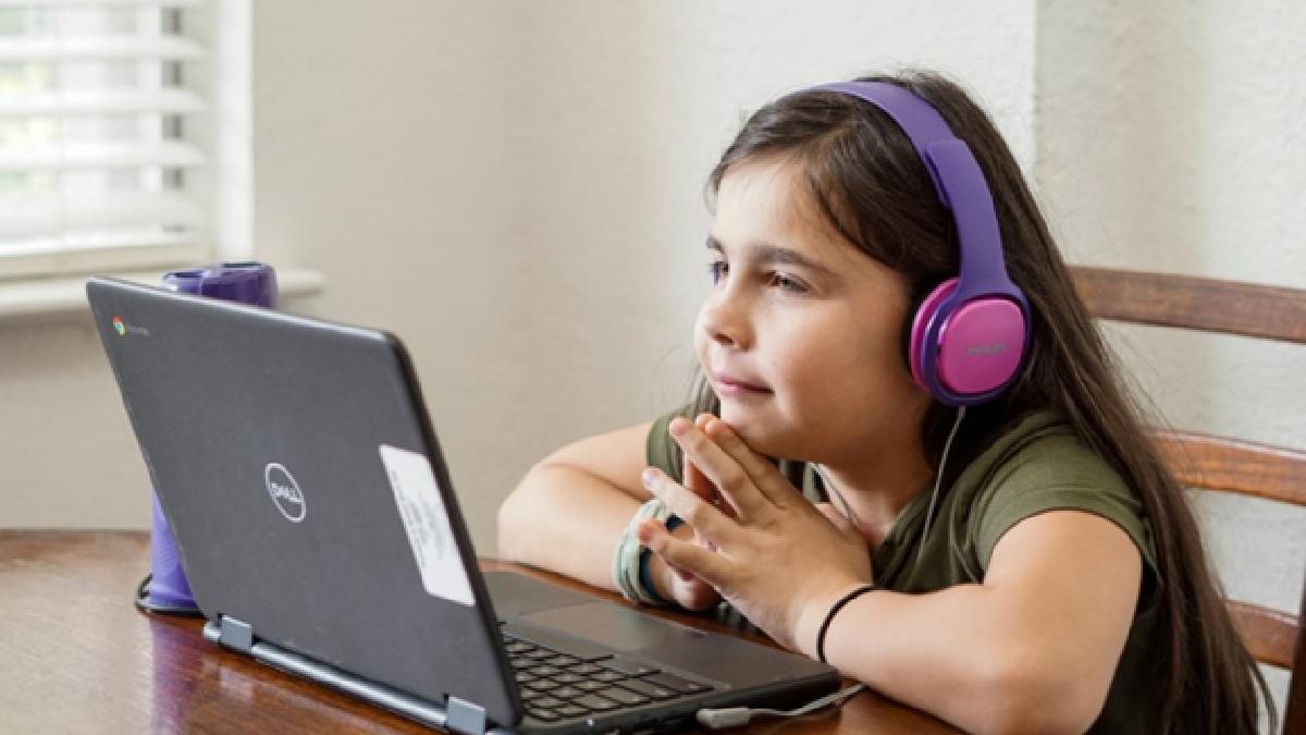 How to Keep Kids Engaged in Their Education Following Summer: Online School Can Help
