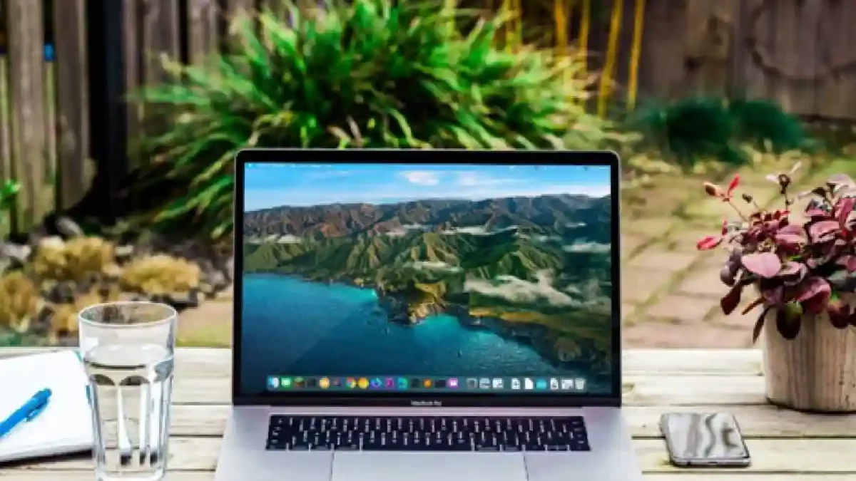 Laptop vs. Desktop: Choosing the Right Setup [2025]