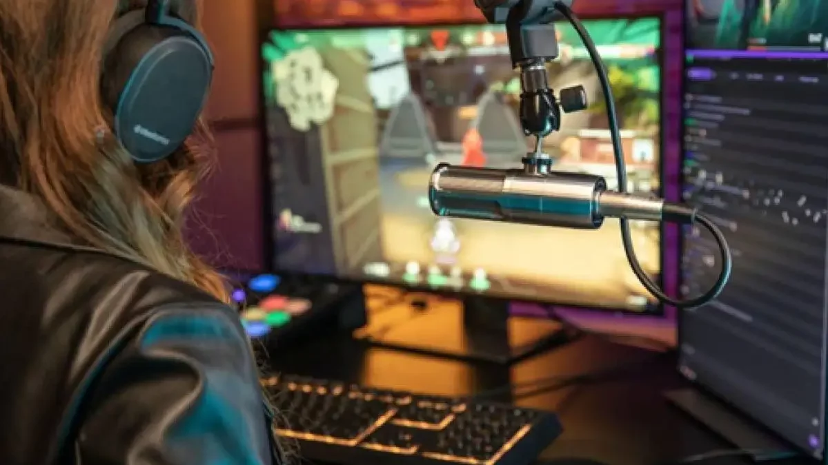 7 Ways to Use Pre-Recorded Video [2025]