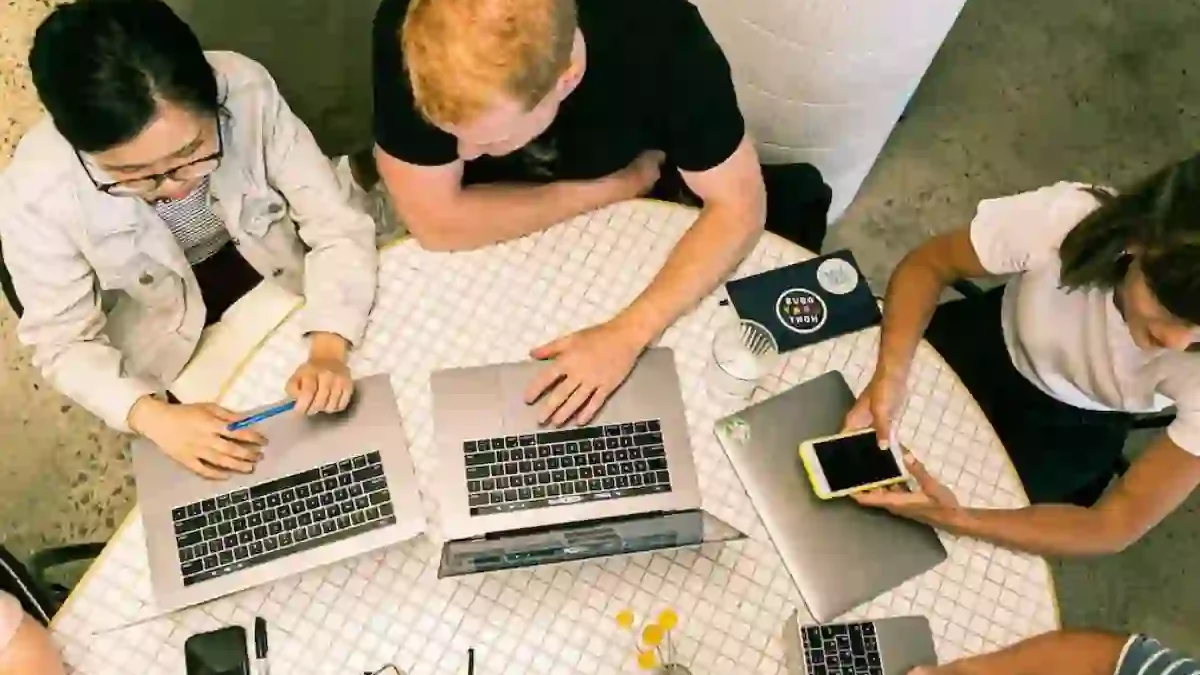 Benefits of Outsourcing Marketing to a Digital Agency [2025]