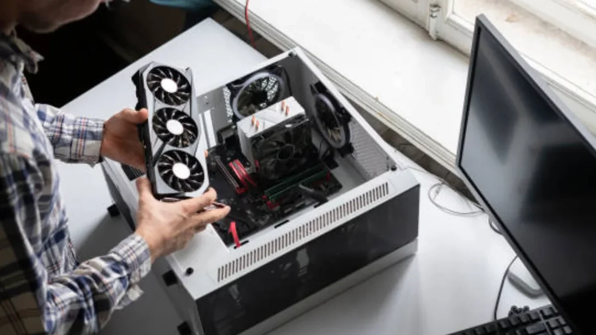 PC Builder Tools: Benefits of Building a Custom PC [2025]
