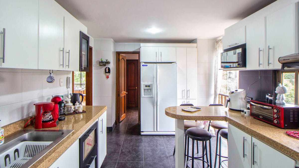 Tips for Optimizing a Small Kitchen with a Rental Mini Fridge