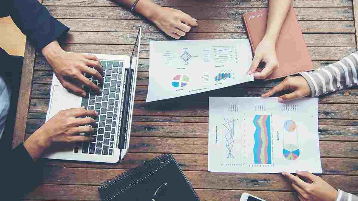 8 Essential metrics for your competitor research