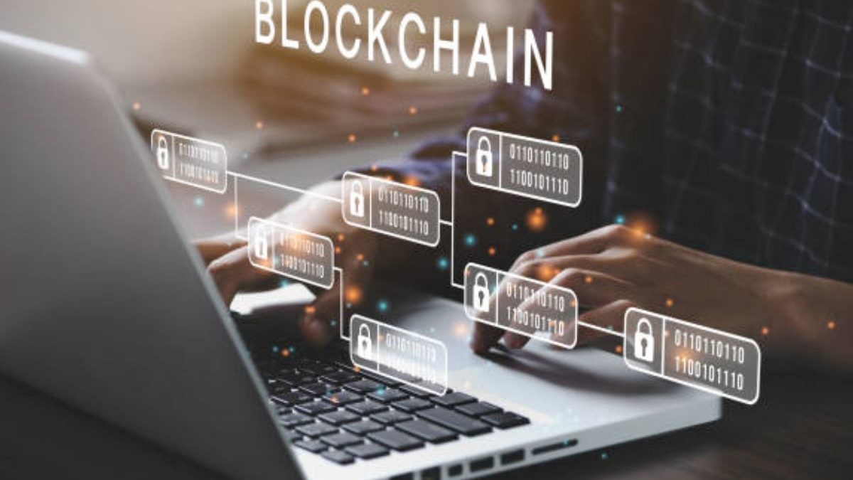 4 Ways Blockchain Will Disrupt Business [2025]
