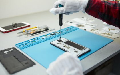 Choosing the Right Repair Service for Your Devices in 2025