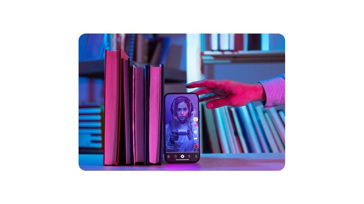 Crowdhall Review: The Best TikTok Growth Service
