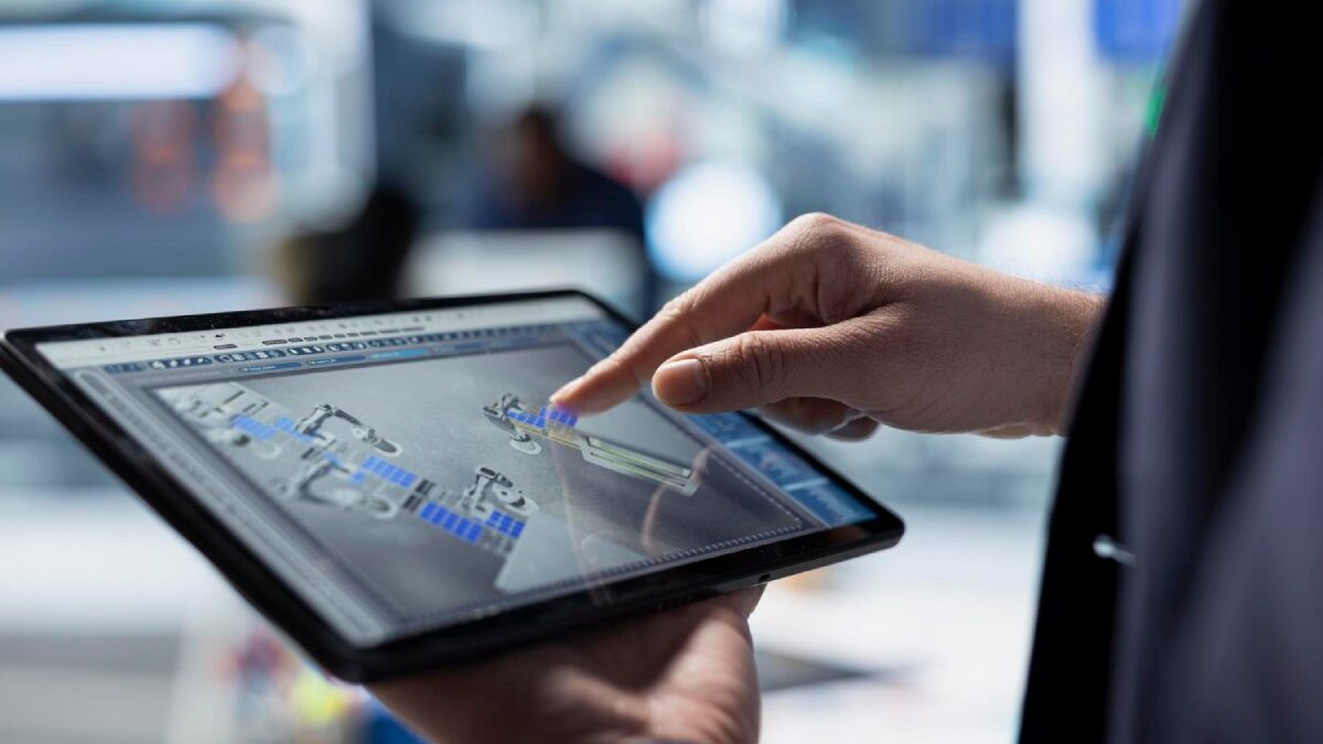 How the Manufacturing Industry Uses Custom Software