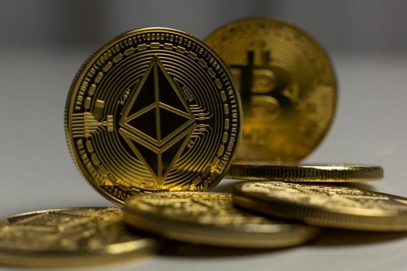 How does the ETH/BTC ratio work and why does it matter for crypto traders?