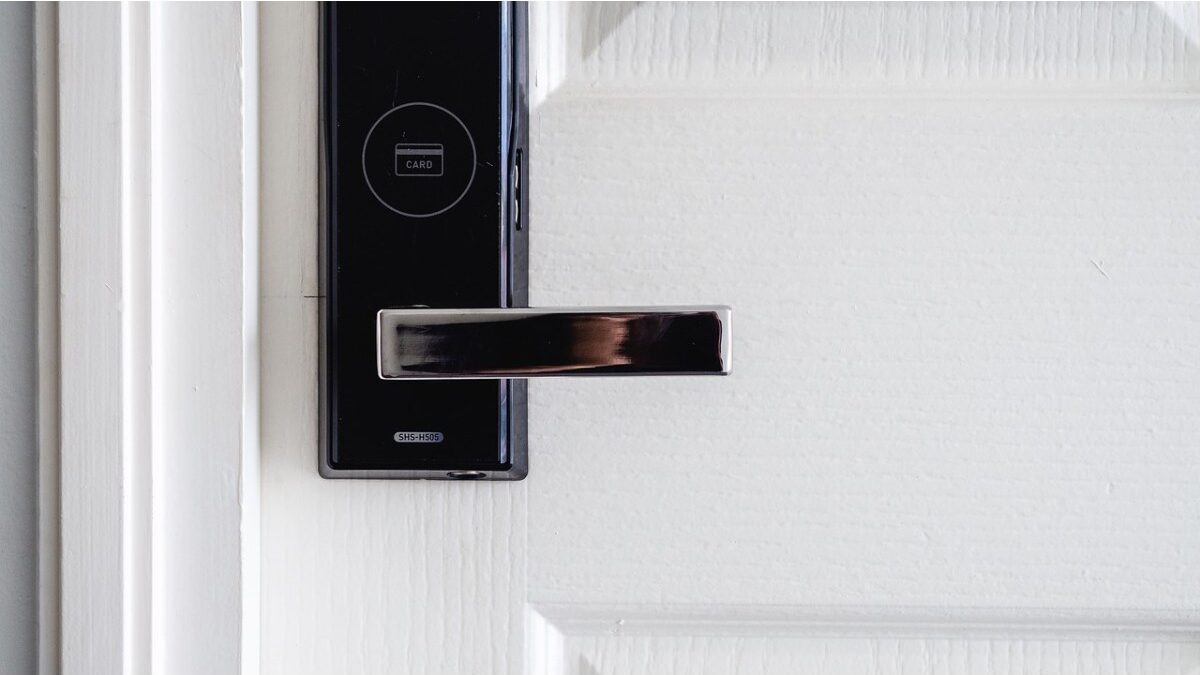 Managing Keyless Locks in the Modern Workplace – CTR