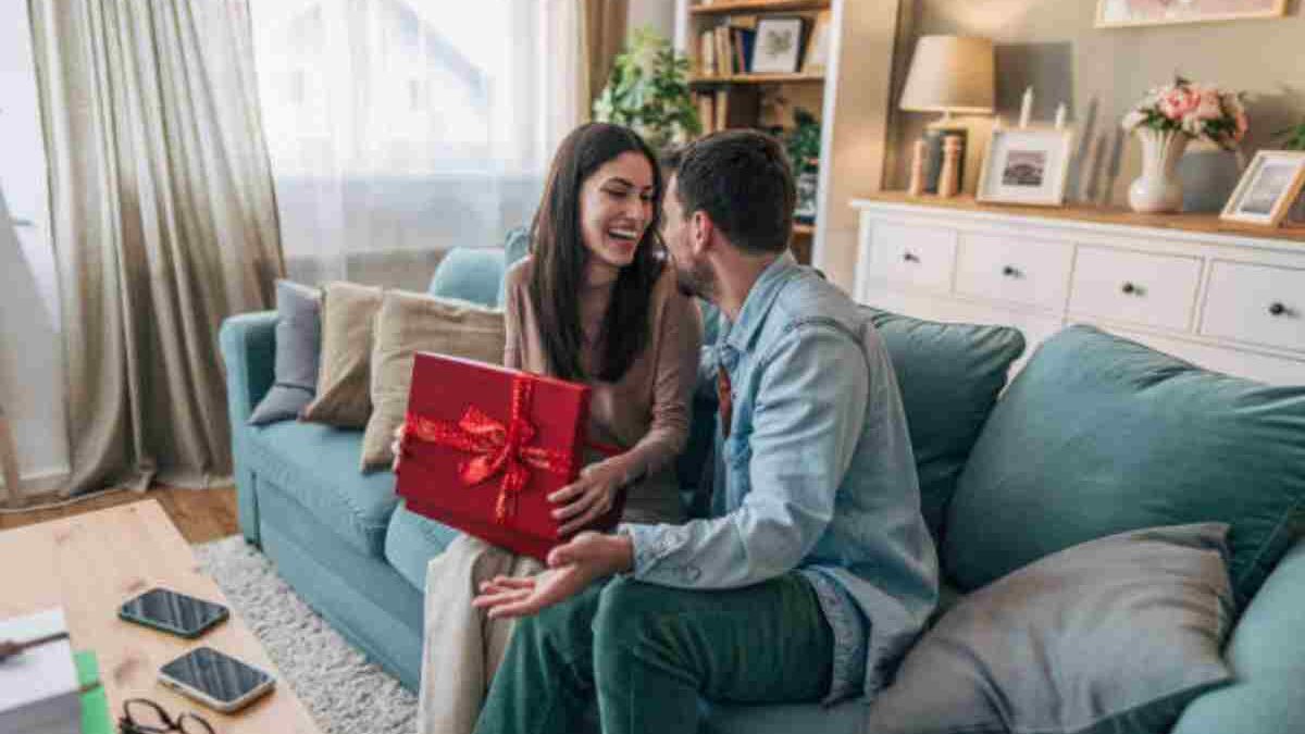 How do I find my boyfriend his perfect birthday gift?