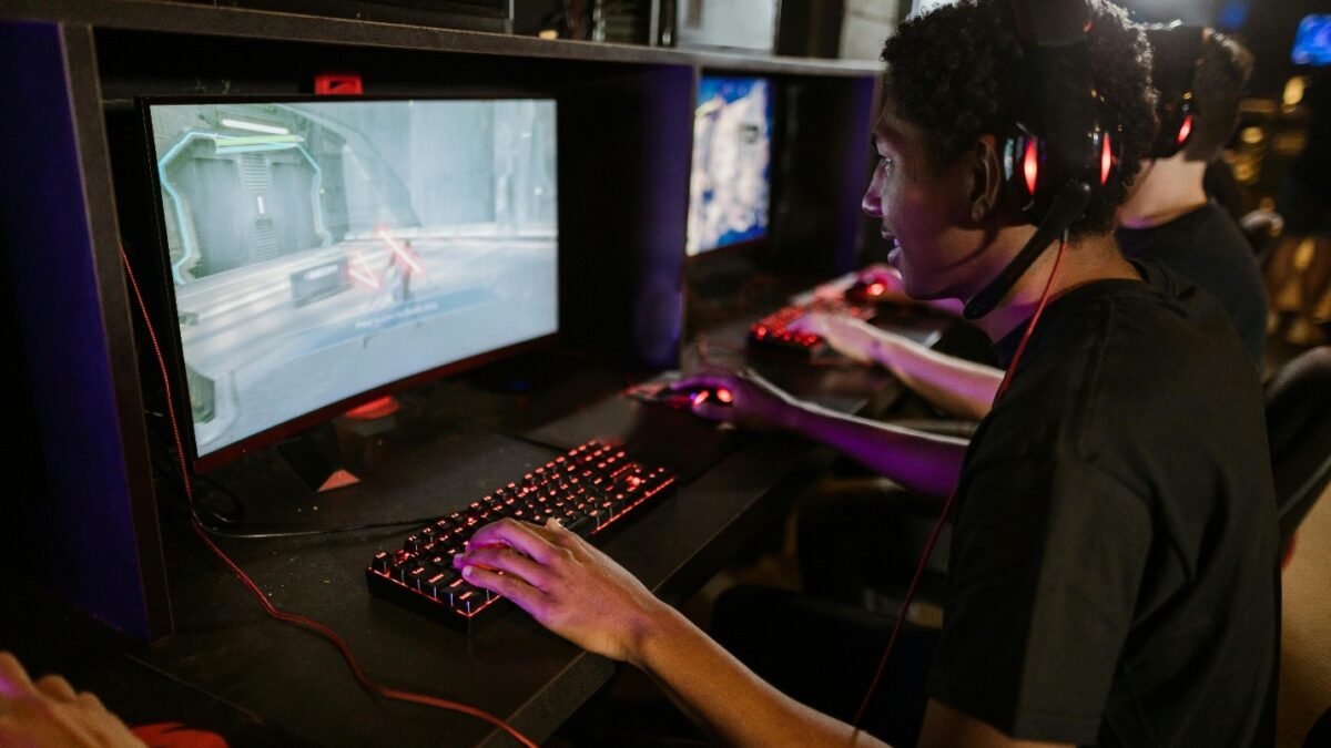 5 Surprising Ways Technology Enhances Online Gaming