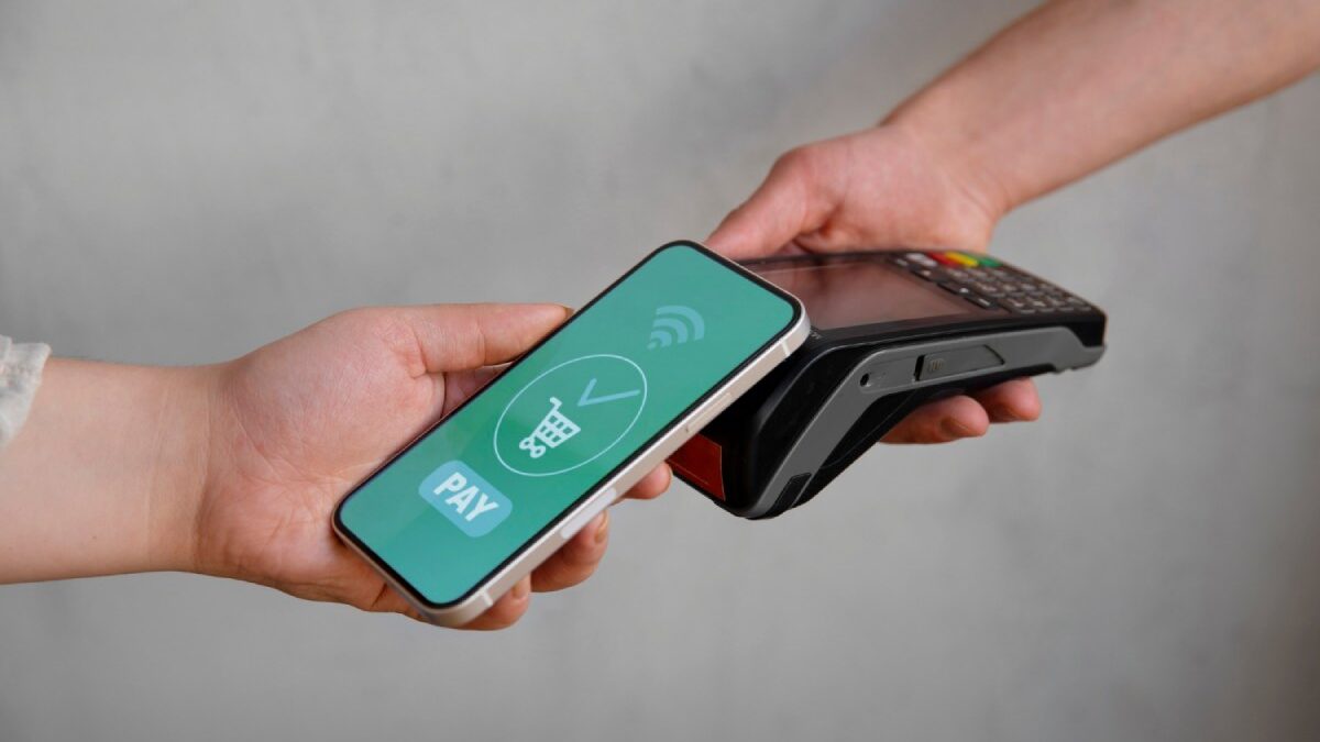 Contactless, NFC, and UPI: The Evolution of Credit Card Payments and How to Use Them Safely