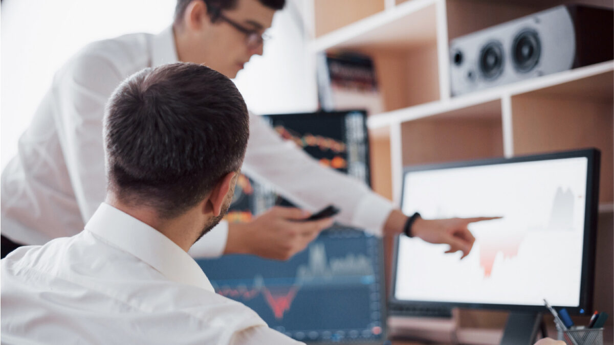 What to Expect When Commissioning Bespoke Software: A Business Owner’s Guide