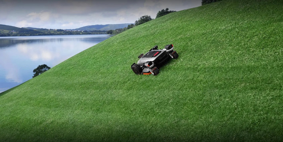 Wire-Free GPS Robot Mowers: Key Benefits Explained 1 Faster Installation and Greater Flexibility for Lawn Management